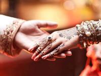 Pics: इस गाँव में हर आदमी करता है दो शादी, कारण जानकर रह जाएंगे हैरान - | shocking! every single men have 2 wives in Derasar Village of barmer rajasthan, see pics photos | Latest weird Photos at Lokmatnews.in