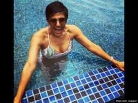 Pics: पूल में उतरकर मंदिरा बेदी ने ठंडे पानी में लगाई आग - | Sexy Pics: Mandira Bedi share her hot bikini photos inside the pool on Instagram | Latest hot-sexy Photos at Lokmatnews.in