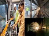 भारत में पहली बार नदी के नीचे दौड़ी मेट्रो ट्रेन, हावड़ा से कोलकाता पहुंची, देखें तस्वीरें - | Metro runs under river for first time in India reaches Howrah from Kolkata | Latest business Photos at Lokmatnews.in