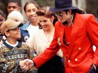 माइकल जैक्सन की नैवरलैंड संपत्ति, 2,700 एकड़, 2 करोड़ 20 लाख अमेरिकी डॉलर में बिकी, जानिए खासियत - | Michael Jackson’s Neverland Ranch Sells $22 Million 2,700-acre Billionaire Ron Burkle  | Latest hollywood Photos at Lokmatnews.in