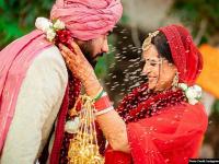 मोना सिंह ने शादी के बाद पति संग शेयर की ये रोमांटिक तस्वीरें, 'जस्सी जैसी कोई नहीं' सीरियल से हुईं थी फेमस - | mona singh latest wedding viral photos see Jassi Jaissi Koi Nahin actress marriage pictures | Latest television Photos at Lokmatnews.in