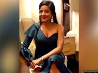 भोजपुरी सेंसेशन मोनालिसा के कातिलाना अंदाज को इंस्टा पर देखने के लिए उमड़ी भीड़ - | Bhojpuri Sensation and Nazar actress Monalisa Bold and Sexy Photos On Instagram Goes Viral | Latest television Photos at Lokmatnews.in