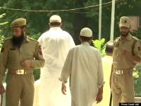 Jammu Kashmir: जुमे की नमाज के लिए कश्मीर में प्रतिबंधों में दी गई ढील, देखिए ताजा तस्वीरें - | Jammu Kashmir: Relaxation of restrictions in Kashmir for prayers of Friday, see latest pictures | Latest india Photos at Lokmatnews.in