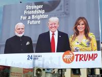 PM नरेंद्र मोदी और डोनाल्ड ट्रंप बने पोस्टर बॉय, अहमदाबाद के मोटेरा स्टेडियम के बाहर लगे होर्डिंग, देखें तस्वीरें - | Donald Trump visit India: Narendra Modi Donald Trump and Melania trump posters in Motera Stadium Ahmedabad see images | Latest india Photos at Lokmatnews.in