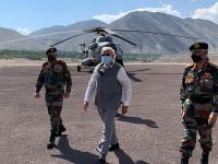 प्रधानमंत्री मोदी के लद्दाख दौरे की तस्वीरें, चीन से तनाव के बीच लेह पहुंचे, देखें फोटो - | Narendra Modi Ladakh Leh visit Photos and images goes viral on internet see pics | Latest india Photos at Lokmatnews.in