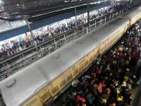 New Delhi Railway Station Stampede Updates: 18 की मौत, देखें भयावह मंजर - | New Delhi Railway Station Stampede Live Updates Delhi Police release names 18 deceased Railway Ministry announces compensation for victims’ kin see pics | Latest india Photos at Lokmatnews.in