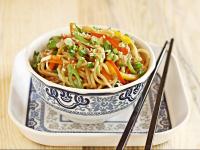 4 हजार साल पुराना है नूडल्स का इतिहास, भारत के इस अनोखे मन्दिर में मिलता है नूडल्स का प्रसाद - | history of noodles in hindi | Latest food Photos at Lokmatnews.in