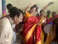 सांसद और एक्ट्रेस नुसरत जहां ने दुर्गा पूजा में जमकर किया डांस, साड़ी में लग रहीं थीं बेहद खूबसूरत, देखें तस्वीरें - | Mp Nusrat Jahan durga puja dance images, photos in saree look beautiful, celebrates durga puja with husband nikhil jain | Latest india Photos at Lokmatnews.in