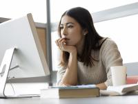 Pics: ऑफिस में अपने कंप्यूटर पर भूलकर भी इन 6 कामों को ना करें, वर्ना पड़ सकता है पछताना - | 6 things you should never try or do at your office computer, it may cost you your job | Latest weird Photos at Lokmatnews.in