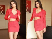 श्वेता तिवारीची लेक पलक तिवारीने रेड ड्रेसमध्ये केले फोटोशूट, दिसली खूपच ग्लॅमरस - Marathi News | Palak tiwari raises the temperature with her stunning look in red formal dress see pics | Latest filmy Photos at Lokmat.com