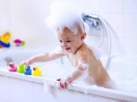 सोशल मीडिया पर अपने बच्चों की इन तस्वीरों को पोस्ट करने से करें तौबा, वर्ना पड़ेगा पछताना - | Tips For Parenting: Do not Post these 7 Photos or videos of their child on social media | Latest relationships Photos at Lokmatnews.in