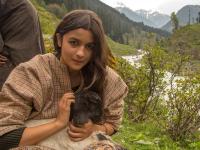 इन 7 खूबियों को पढ़ने के बाद आप भी कहेंगे, इसलिए पहाड़ी लड़कियां होती हैं बेहतर जीवनसाथी - | Photos: 7 reasons why Pahari girls from these reasons proves to be best life partners | Latest relationships Photos at Lokmatnews.in