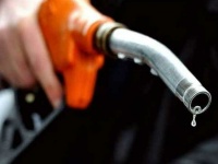 Video: लगातार बढ़ रही हैं पेट्रोल और डीजल की कीमतें, महंगाई से लोग बेहाल