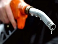 पेट्रोल और डीजल की कीमतों में फिर बढ़ोत्तरी, देखें वीडियो