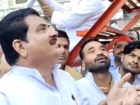 गांधी जयंती पर कैमरे के सामने खूब रोए सपा जिलाध्यक्ष फिरोज़ खान, लोगों ने कहा नौटंकी मत करो