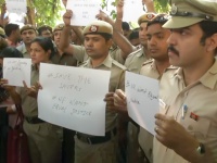 वकीलों से डरी दिल्ली पुलिस मांग रही है सुरक्षा