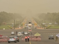 दिवाली के बाद लगातार गिर रहा दिल्ली का वायु प्रदूषण स्तर, देखें आज का हाल