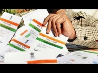 Hindi Prime Time News Bulletin: आधार कार्ड अनिवार्यता मामले में सुनवाई पूरी, देखें अबतक की बड़ी खबरें