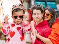 Malti Marie Birthday: प्रियंका-निक ने ऐसे मनाया बेटी मालती मैरी का बर्थडे, क्यूट तस्वीरों ने जीता फैंस का दिल - | Priyanka Chopra Nick Jonas Celebrate Daughter Malti Marie Second Birthday See Photos | Latest bollywood Photos at Lokmatnews.in