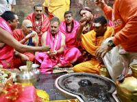 कांग्रेस नेता राहुल गांधी ने देवघर में बाबा बैद्यनाथ धाम मंदिर में की पूजा-अर्चना, तस्वीरें आई सामने, देखें - | Rahul Gandhi Offers Prayers at Baba Baidyanath Dham Temple in Deoghar see pics | Latest india Photos at Lokmatnews.in