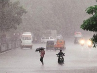Nisarga Cyclone: 'निसर्ग' के बाद भी Maharashtra में हो रही बारिश कब बंद होगी