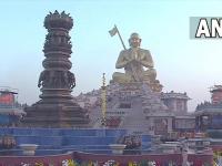 Statue of Equality: संत रामानुजाचार्य को बड़ा सम्मान, 216 फीट की ऊंचाई, 1000 करोड़ की लागत, देखें तस्वीरें - | Statue of Equality pm Narendra Modi inaugurates 216-feet tall commemorating 11th-century Bhakti Saint Sri Ramanujacharya Shamshabad 1000 crore see pics | Latest india Photos at Lokmatnews.in