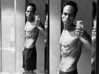 रणदीप हुड्डा का ऐसा रूप देख फैंस को लगा झटका, पसलियां समेत दिखीं हड्डियां - | Randeep Hooda transformation Look Goes Viral for Swatantra Veer Savarkar shocked fans | Latest bollywood Photos at Lokmatnews.in