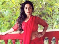 रेड साड़ी में रानी चटर्जी ने शेयर की खूबसूरत फोटो, देखें एक्ट्रेस का दिलकश अंदाज - | rani chatterjee glamorous photos and images went viral on instagram see pics | Latest bhojpuri Photos at Lokmatnews.in