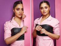 रश्मि देसाई ने पिंक सूट पैंट में करवाया स्टाइलिश फोटोशूट, तस्वीरे देख उड़ाए फैन्स के होश - | Rashmi Desai share her new pics in pink suit pants goes viral in social media | Latest television Photos at Lokmatnews.in