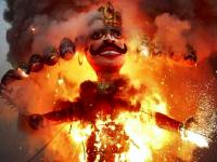 देश भर में धूमधाम से मनाया गया दशहरा का पर्व, देखे पटना से दिल्ली तक के रावण दहन की तस्वीरें - | Dussehra festival was celebrated across the country see the pictures of Ravana Dahan | Latest spirituality Photos at Lokmatnews.in