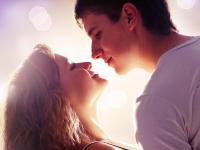 मर्दों के इन 8 कामों से होती है हर महिला इम्प्रेस, देखें तस्वीरें - | Photos: Men 8 Romantic Things that Every Women Impress | Latest relationships Photos at Lokmatnews.in