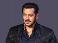 फूड ट्रक Being Haangrry के ज़रिये ग़रीबों को खाने-पीने का सामान बंटवा रहे हैं Salman Khan