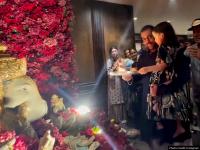 Salman Khan: सलमान ने परिवार संग की गणेश पूजा, भांजी को गोद में लेकर की बाप्पा की आरती, देखें तस्वीरें - | Salman Khan performs Ganesh aarti with niece Ayat and Salim Khan and Helen see pics | Latest bollywood Photos at Lokmatnews.in