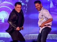 दबंग 3 के गाने Munna Badnaam Hua पर सलमान ने प्रभुदेवा के साथ किया जबरदस्त डांस, देखें 'मुन्ना बदनाम हुआ' लॉन्च की तस्वीरें - | Salman khan dance with Prabhudeva on Dabangg 3 song launch Munna Badnaam hua checkout Dabangg 3 new song launch pictures | Latest bollywood Photos at Lokmatnews.in