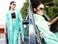 हाथ में बंदूक लिए नजर आईं सपना चौधरी, बॉसी लुक में ढाया कहर, देखें तस्वीरें - | Sapna Choudhary was seen with a gun in her hand, wreaked havoc in her bossy look, see photos | Latest television Photos at Lokmatnews.in