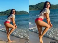 समंदर किनारे बिकीनी अवतार में शमा सिकंदर ने शेयर की मस्ती भरी तस्वीरें - | Photos: Shama Sikander Bikini Photos Goes Viral on Instagram, See Her Latest Sexy Avatar | Latest bollywood Photos at Lokmatnews.in