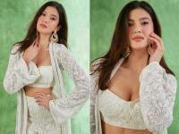 पदार्पणाआधीच हिट आहे संजय कपूरची लेक शनाया, व्हाईट प्लाजो आणि डीप नेक ब्रालेटमधील पाहा फोटो - Marathi News | Shanaya Kapoor gorgeous in white chikankari outfit raises the temperature see pics | Latest filmy Photos at Lokmat.com