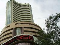 सेंसेक्स, निफ्टी का बुरा हाल, नहीं थमी बाजार में गिरावट, सेंसेक्स लुढ़क कर 57,000 अंक पर बंद - | Stock market falls continues Sensex closes 57000 points and nifty below 17000 | Latest business Photos at Lokmatnews.in