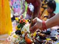 Sheetla Ashtami 2020: शीतला अष्टमी पूजा विधि और शुभ मुहूर्त, जानिए क्यों चढ़ाया जाता है बासी प्रसाद