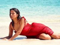 Shehnaaz Gill: समंदर किनारे शहनाज गिल का कातिलाना अंदाज, रेड ड्रेस में दिए पोज - | Shehnaaz gill beach vacation photos raises temperature in red dress | Latest bollywood Photos at Lokmatnews.in