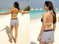 समंदर किनारे बिकिनी में नजर आईं शिल्पा शेट्टी, देखें हॉट तस्वीरें - | shilpa shetty share bold bikini pics on instagram, photos goes viral | Latest hot-sexy Photos at Lokmatnews.in
