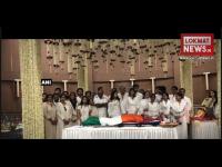 श्रीदेवी : अंतिम दर्शन के लिए फैन्स की भारी भीड़, ऐश्वर्या, माधुरी और काजोल भी पहुंचीं