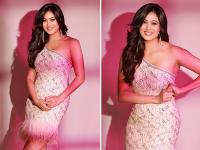 श्वेता तिवारी ने व्हाइट कलर की वन शोल्डर ड्रेस में ढाया कहर, देखें तस्वीरें - | Shweta Tiwari look sizzling in a white one shoulder dress, see photos | Latest television Photos at Lokmatnews.in