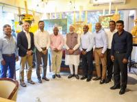 1996 World Cup heroes: धर्मसेना, डिसिल्वा, जयसूर्या, वास, चंदना और अटापट्टू से मिले पीएम मोदी, देखें तस्वीरें - | PM narendra Modi meets Sri Lanka's 1996 World Cup heroes in Colombo Cricket connect team captured imagination of countless sports lovers see pics | Latest cricket Photos at Lokmatnews.in