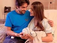 'मेरी आशिकी तुमसे ही' एक्ट्रेस स्मृति खन्ना बनीं मां, शेयर की बेटी की पहली फोटो - | meri aashiqui tum se hi actress Smriti Khanna blessed with baby girl share photo | Latest television Photos at Lokmatnews.in