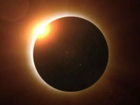 Solar Eclipse: सूर्य ग्रहण कल, आज रात से लग जाएगा सूतक, गर्भवती महिलाएं नहीं करें ये काम