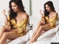 सोफी चौधरी ने सोशल मीडिया पर दिखाई अपने हुस्न की हॉट अदाएं - | Sophie Choudry share her hot and Sensational Photos on Instagram, View bold pics HD Images | Latest hot-sexy Photos at Lokmatnews.in