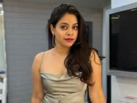 कपिल शर्मा की रील वाइफ सुमोना चक्रवर्ती ने दिखाया ग्लैमरस अवतार, पूल किनारे दिए गजब के पोज, देखें तस्वीरें - | Kapil Sharma reel wife Sumona Chakraborty showed her glamorous avatar gave poses by the pool, see photos | Latest television Photos at Lokmatnews.in