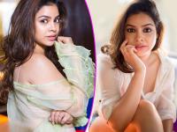 'कपिल शर्मा' शोमधील 'भूरी' उर्फ अभिनेत्री सुमोना चक्रवर्तीचा ग्लॅमरस लूक झाला व्हायरल, पहा तिचे स्टायलिश फोटो - Marathi News | Sumona Chakravarti Sizzling Photos goes viral on social media see pics | Latest filmy Photos at Lokmat.com