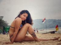 सुमोना चक्रवर्ती ने बिना मेकअप शेयर की बिकीनी तस्वीर, बीच किनारे बैठी आईं नजर - | Salman Khan Co star Sumona Chakravarti Share Bikini Photo on Instagram, see viral Pic | Latest television Photos at Lokmatnews.in